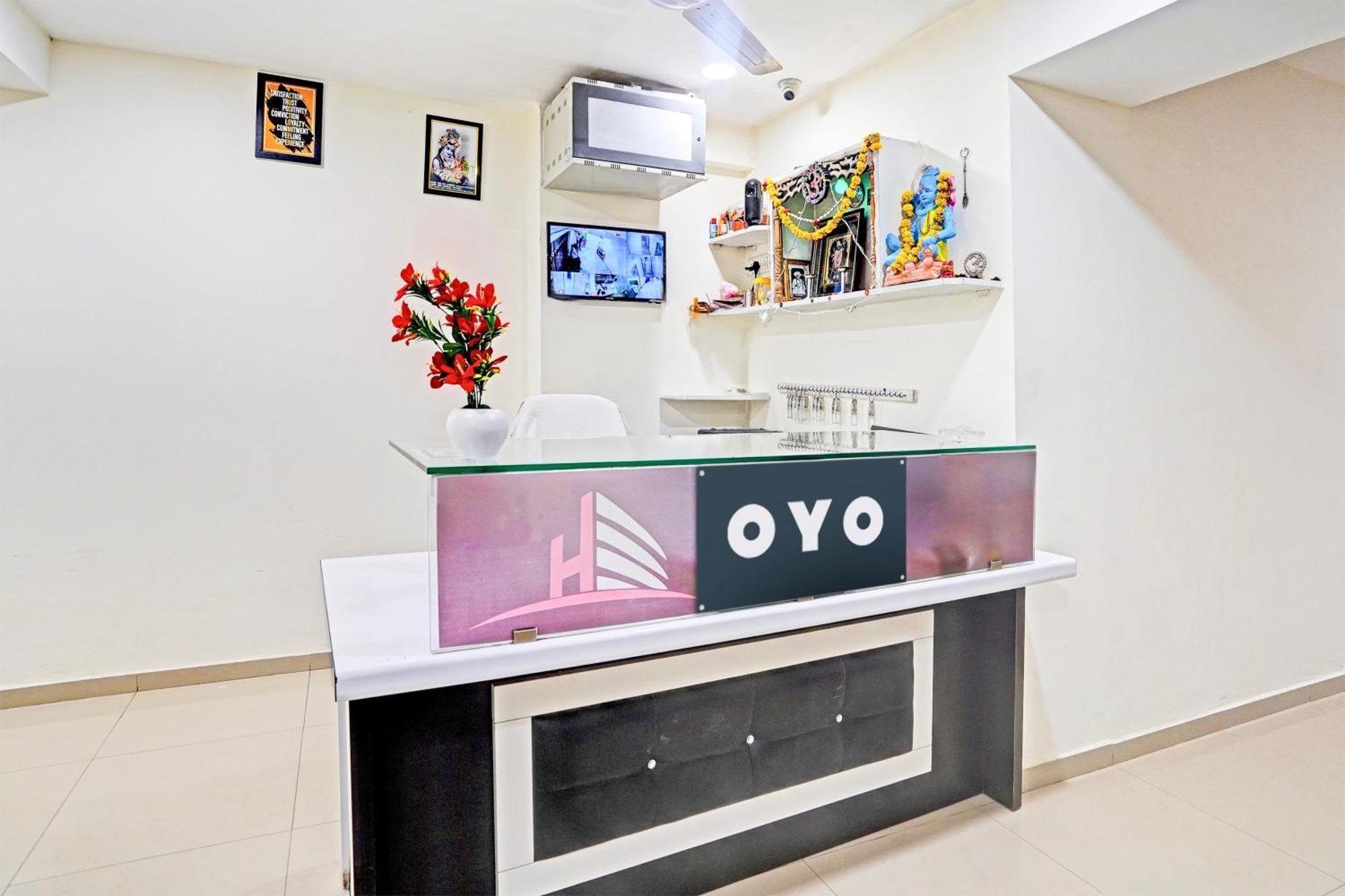 Hotel O Himalaya Inn Ахмедабад Экстерьер фото